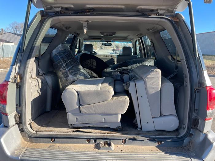 2005 toyota sequoia limited with 267290 miles for sale near elk-river, minnesota 740fbb61566d45309046d81fc2386a67.jpg