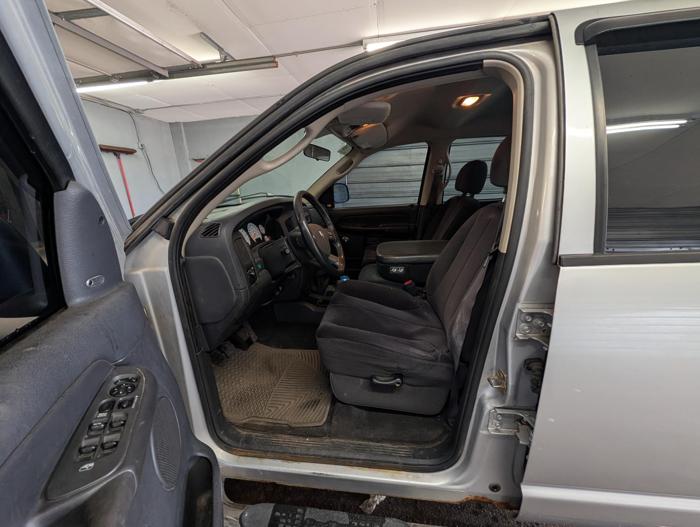 2004 dodge ram-1500 laramie-quad-cab-4wd with 122328 miles for sale near elk-river, minnesota 7453ead345914316b7e1a2110a3167a1.jpg