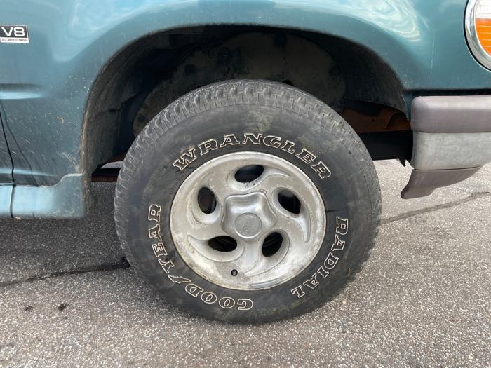 1997 ford explorer xlt-4-door-awd with 172185 miles for sale near elk-river, minnesota 74c858da0b0f4e478c815b95a78bfb69.jpeg