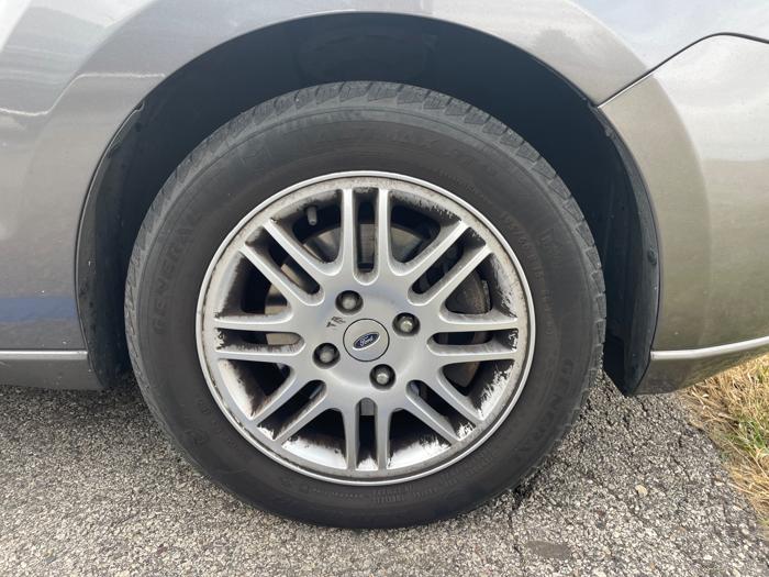 2011 ford focus se-sedan with 129978 miles for sale near rochester, minnesota 74ddf4ee0f964f0ca6f183df7da43c93.jpeg