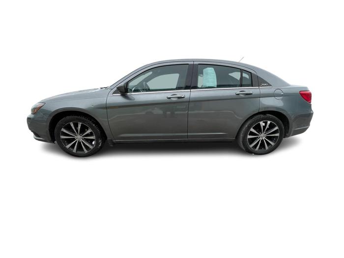 2012 chrysler 200 touring with 126707 miles 74ede630b91b46ffae123079e5b2537d.jpg