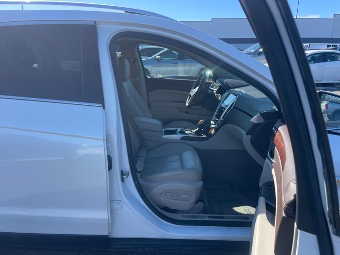 2016 cadillac srx luxury-collection-awd with 153280 miles for sale near st.-cloud, minnesota 74f5fec98657461e8b12efb64242f7f7.jpeg