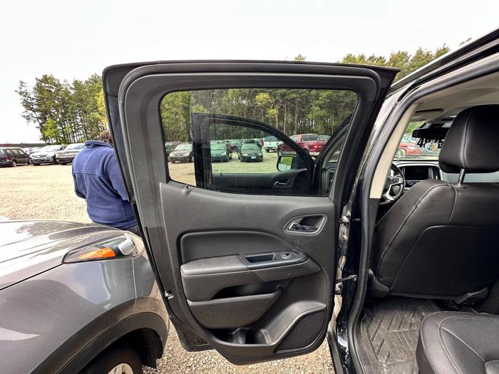 2017 gmc canyon slt-crew-cab-4wd-short-box with 186912 miles for sale near elk-river, minnesota 7552bb813c9342d38b428f93e01a9ff2.jpeg
