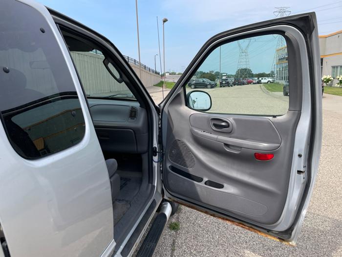 2003 ford f-150 xl-supercab-4wd with 165732 miles for sale near burnsville, minnesota 755983a1f68d47d08e9208bbe9efb21a.jpeg