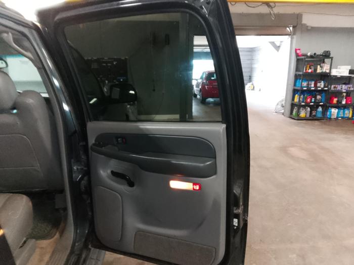 2003 chevrolet suburban 1500-4wd with 287351 miles for sale near elk-river, minnesota 759aafd7db1b4a28aa9eb919a7ff317a.jpg