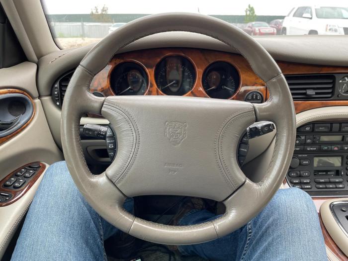 1998 jaguar xj-sedan xj8 with 122279 miles for sale near elk-river, minnesota 75f48dc3436a4064a2d47f15608ff6db.jpg