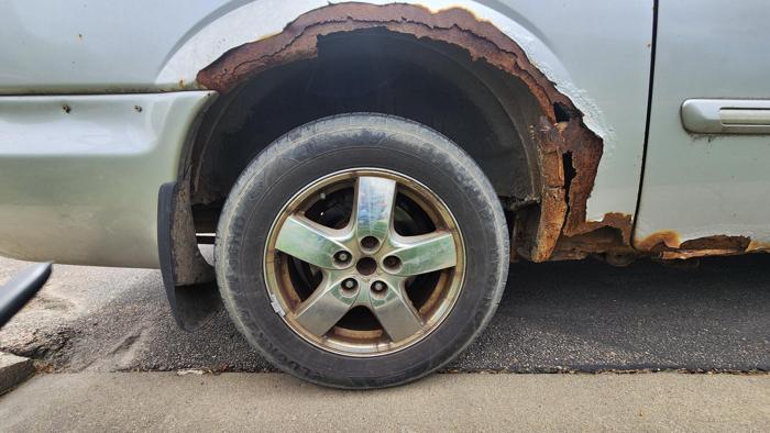 2004 dodge grand-caravan sxt with 275900 miles for sale near burnsville, minnesota 760ce6587cc64fef9bf204cc8e39c986.jpg