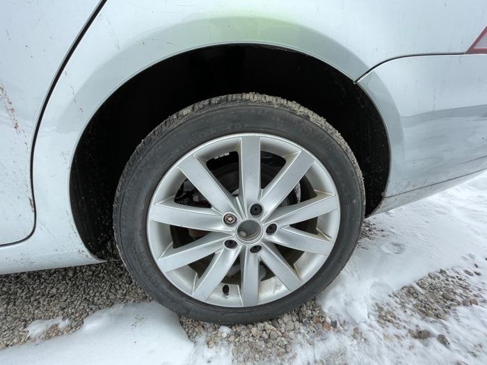 2013 volkswagen jetta-sportwagen 2.0l-tdi with 126085 miles for sale near elk-river, minnesota 7623b2ac08f64545a240528b05432eef.jpeg