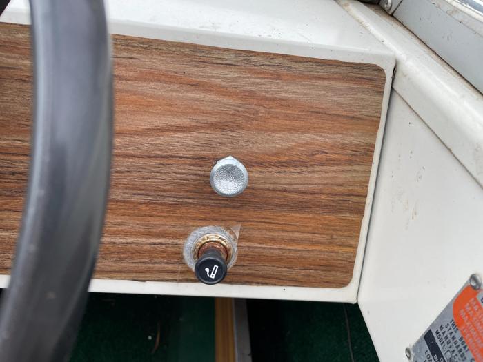 1977 crestliner 16-ft for sale near elk-river, minnesota 762f75e54f474613a752b47e24c0150f.jpg