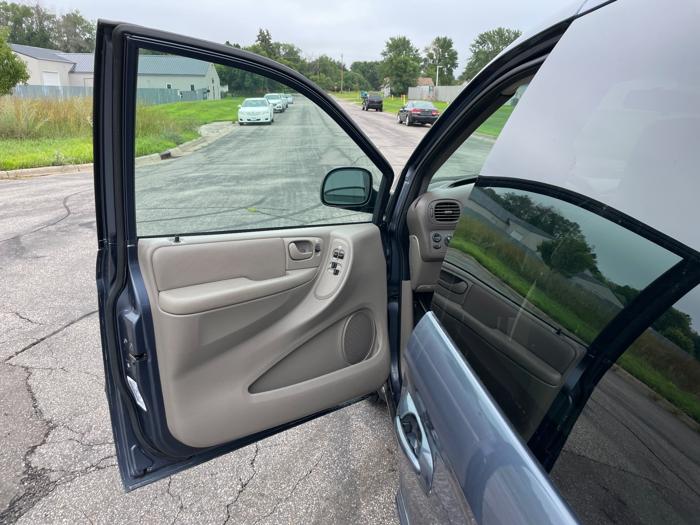 2002 chrysler town-&-country lx with 87452 miles for sale near elk-river, minnesota 768a14c12d254207b7767cc1882c231c.jpeg