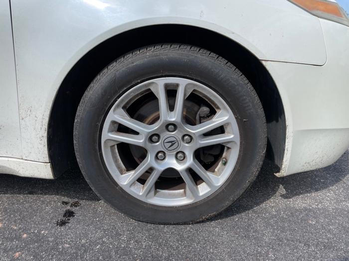 2009 acura tl 5-speed-at-with-tech-package with 143967 miles for sale near elk-river, minnesota 76ac98a8c38d4bf38ee487a579c2a83c.jpeg