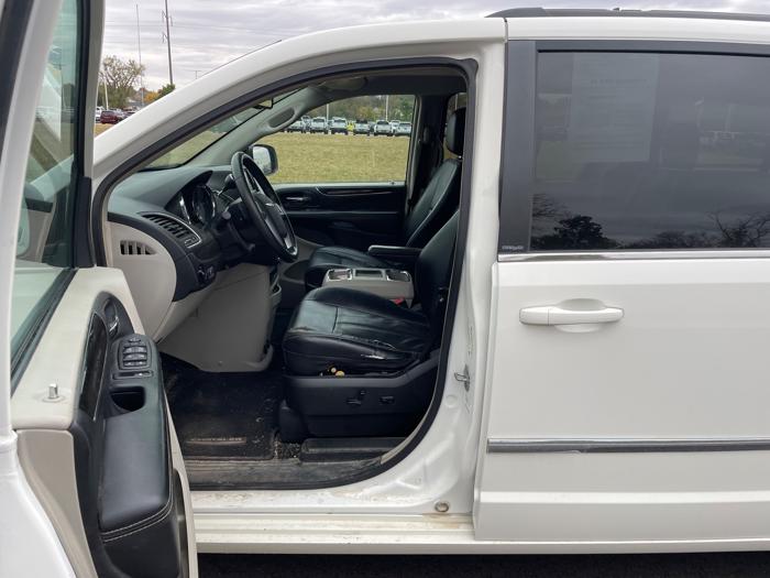 2013 chrysler town-&-country touring with 169086 miles for sale near rochester, minnesota 775746e75a9d47a9975294c327fe9e58.jpeg