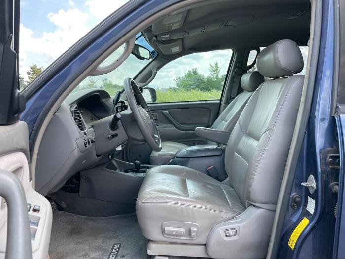 2004 toyota sequoia sr5-4wd with 183612 miles for sale near elk-river, minnesota 77657c609acb4d4cac6338b7c7ea4e3b.jpeg