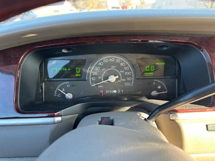 2004 lincoln town-car ultimate-l with 179159 miles for sale near elk-river, minnesota 77781a7dd1f14561ba5f8a6342cf8771.jpeg