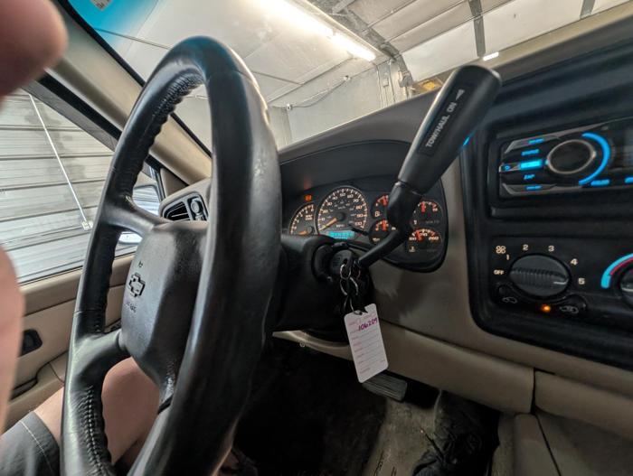 2001 chevrolet tahoe 4wd with 256492 miles for sale near elk-river, minnesota 77d705dbc4f249d8be4e65ca12183e7f.jpg