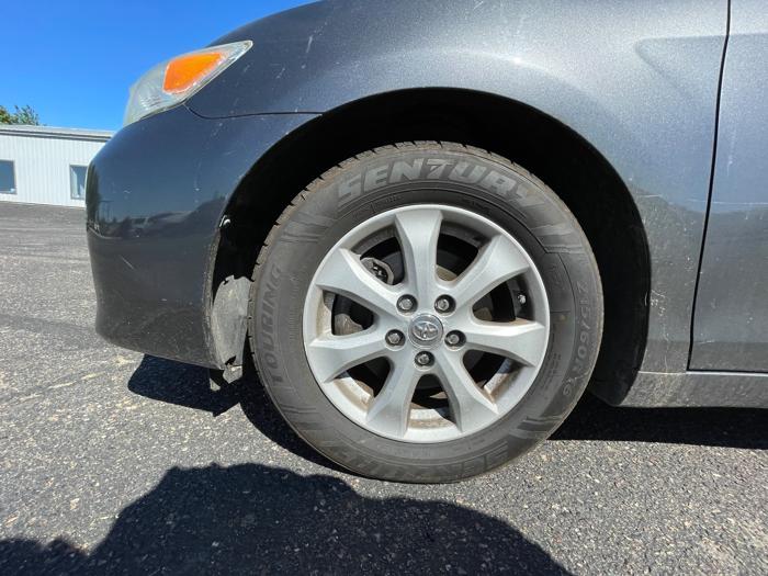2011 toyota camry base-6-spd-at with 264570 miles for sale near shakopee, minnesota 78077edef2a541ceaa2fa376fda5ee7d.jpeg