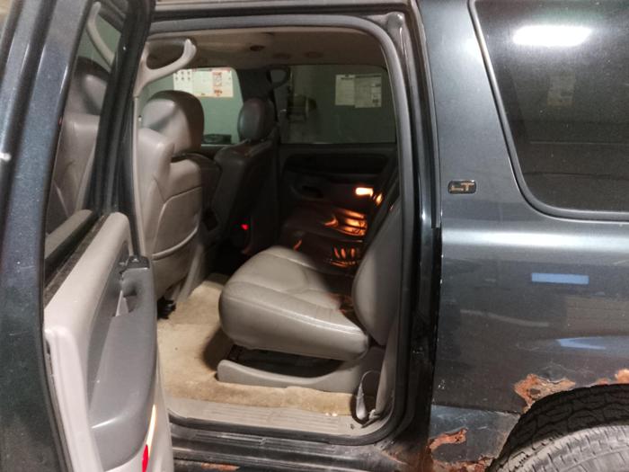 2003 chevrolet suburban 1500-4wd with 287351 miles for sale near elk-river, minnesota 780f7ede85254d48bdc24a9072451468.jpg