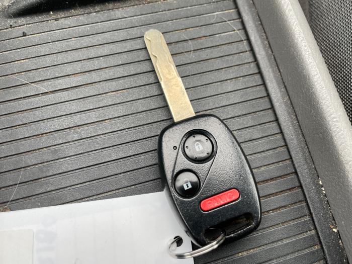 2006 honda civic lx-sedan-at with 192747 miles for sale near elk-river, minnesota 7861b3815ea446d1b6951c0431ec0a0c.jpg