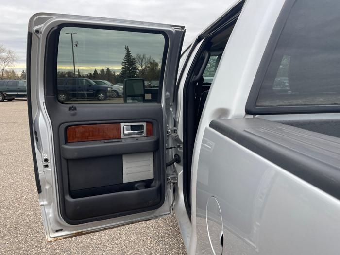 2010 ford f-150 lariat-supercrew-5.5-ft.-bed-4wd with 206947 miles for sale near fridley, minnesota 786645b6e63b47f18de91944289e8498.jpeg