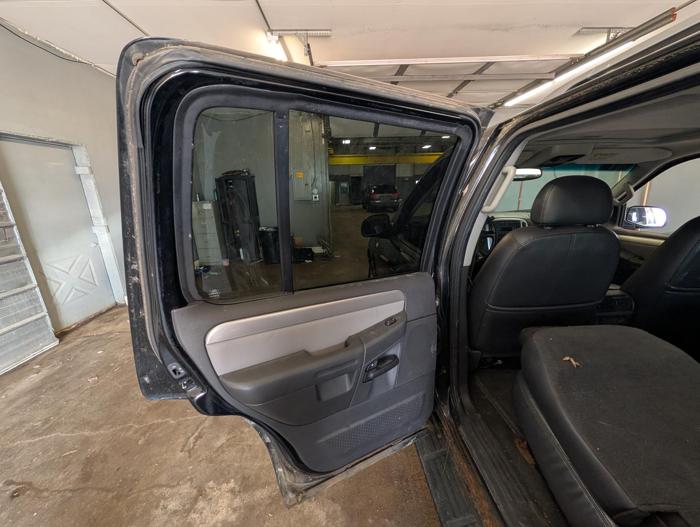 2004 mercury mountaineer convenience-4.0l-awd with 72086 miles for sale near elk-river, minnesota 786f85b91e344954bc9f7ca88517a919.jpg
