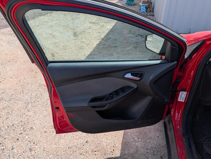 2014 ford focus se-sedan with 155198 miles for sale near elk-river, minnesota 7885654d153047efad741438e143479e.jpg