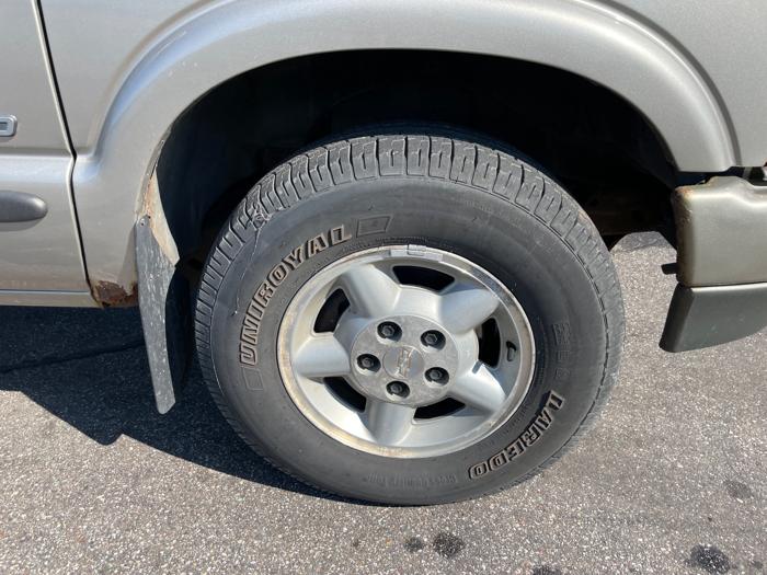 2004 chevrolet s-10 crew-cab-4wd-ls with 188749 miles for sale near elk-river, minnesota 789b68c1198049aba0e018fc3ba79b30.jpeg