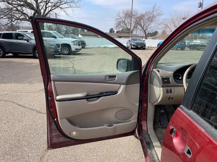 2004 toyota sienna le---7-passenger with 225351 miles for sale near fridley, minnesota 78bd102613f84f5eadead17f9ff8f361.jpeg