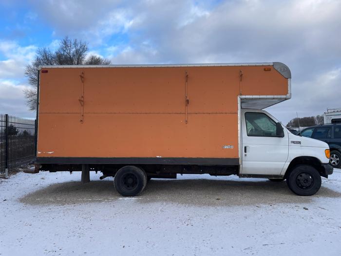 2004 ford e-350 with 195489 miles for sale near elk-river, minnesota 79198b5b9f554a488fdd0237a3c9eb92.jpg
