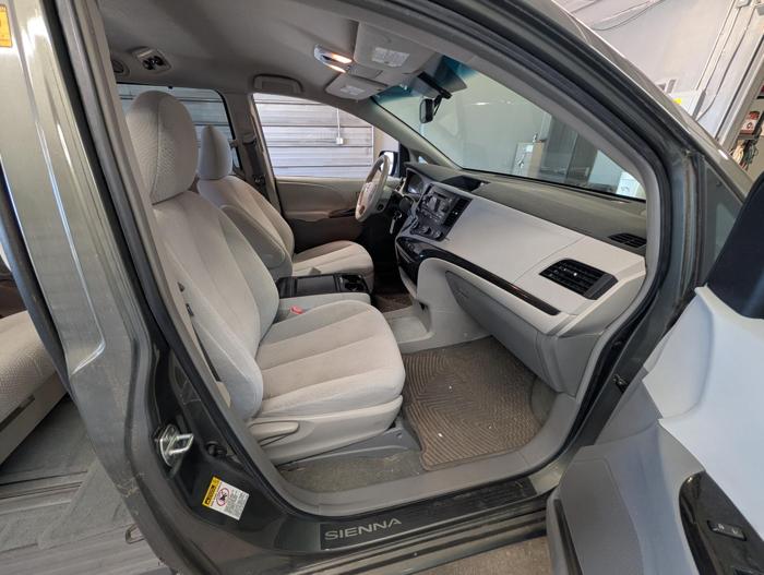 2011 toyota sienna le-8-pass-v6 with 180000 miles for sale near elk-river, minnesota 797e58a3962644c78df7fa1b8921407f.jpg