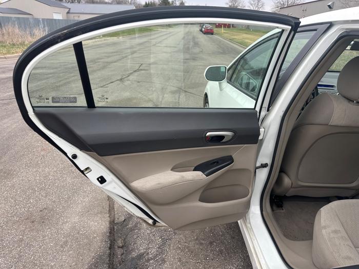 2009 honda civic lx-sedan-5-speed-at with 201694 miles for sale near elk-river, minnesota 7a276c13d41546edac88987a794aeb30.jpeg