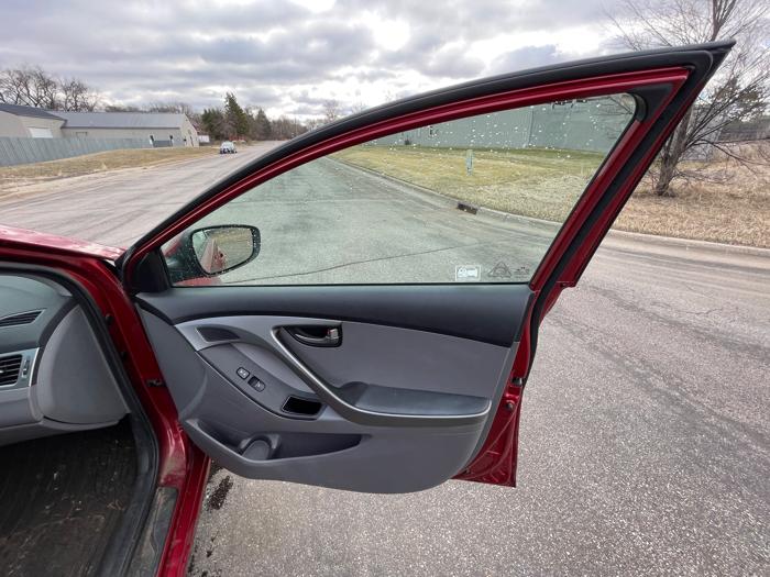 2014 hyundai elantra limited with 110540 miles for sale near elk-river, minnesota 7a69f63c2f7945bebf61cab95d43cb01.jpeg