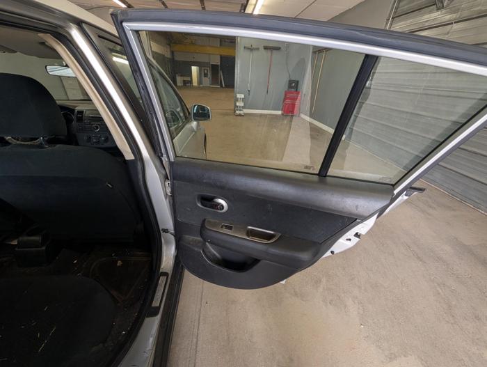 2011 nissan versa 1.8-sl-hatchback with 202864 miles for sale near elk-river, minnesota 7b47375ec9b941fa86d05dcea3849bde.jpg