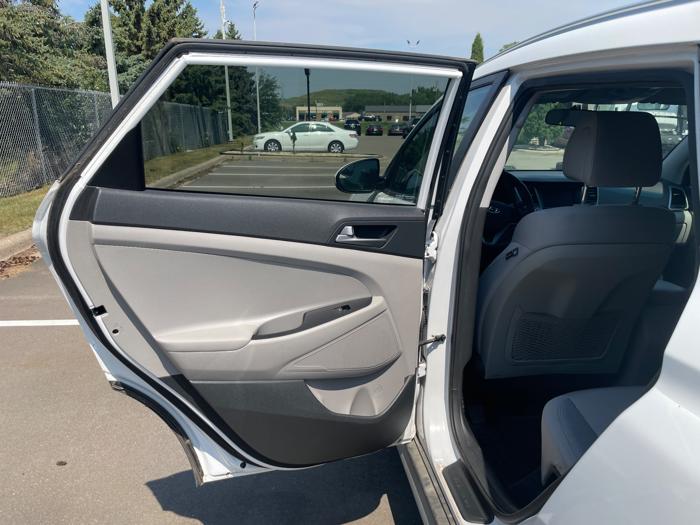 2018 hyundai tucson sel-awd with 93271 miles for sale near burnsville, minnesota 7b7e4cf09f3344f5bb27889132028378.jpeg