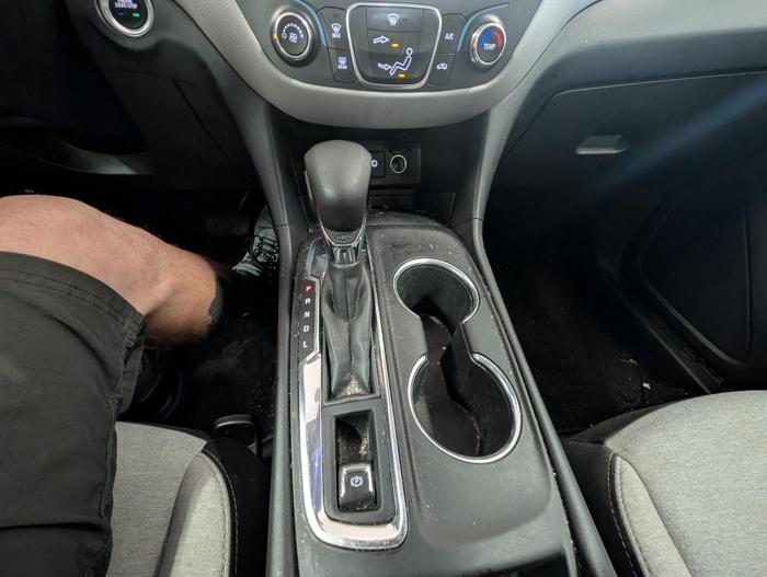 2022 chevrolet equinox ls-2wd with 170627 miles for sale near elk-river, minnesota 7b927c7ea50d48ae82adb2ea0c41c50b.jpg