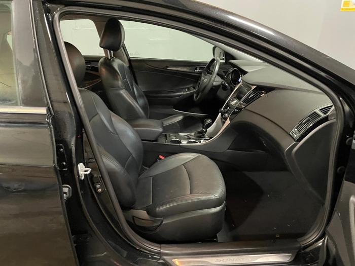 2011 hyundai sonata limited with 211211 miles for sale near elk-river, minnesota 7bae8998966b4facb5b07f4bcd5d67a6.jpg