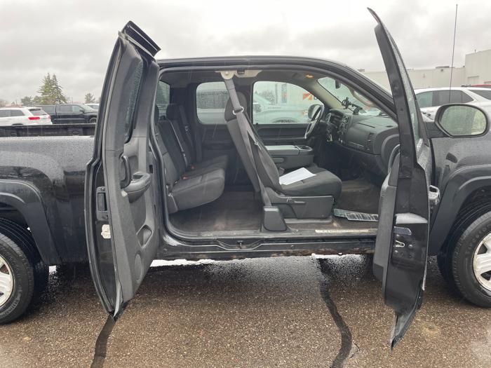 2011 chevrolet silverado-1500 lt with 265201 miles for sale near fridley, minnesota 7bccb923435e4a1dad13af9e38b3e45b.jpeg