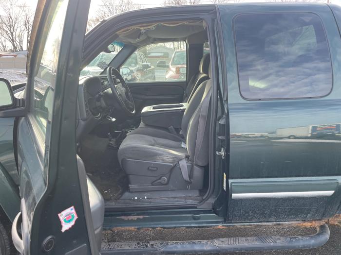 2006 chevrolet silverado-1500 ls-ext.-cab-4wd with 245271 miles for sale near fridley, minnesota 7c18b728fe5a4780b34f2d018bbd8607.jpeg