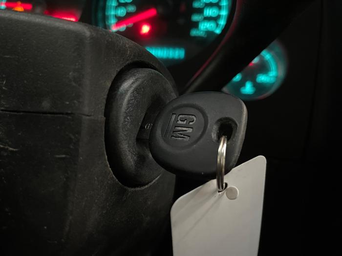 2008 chevrolet avalanche ls-4wd with 219447 miles for sale near elk-river, minnesota 7c447150e13747f2b74db00f20e28f1c.jpeg