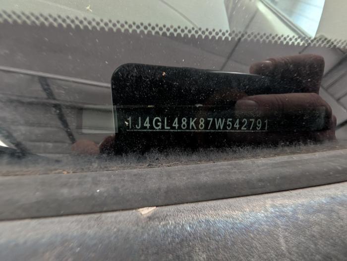 2007 jeep liberty sport-4wd with 124882 miles for sale near elk-river, minnesota 7c9a714236e04f6485e2e8eea3626c1b.jpg