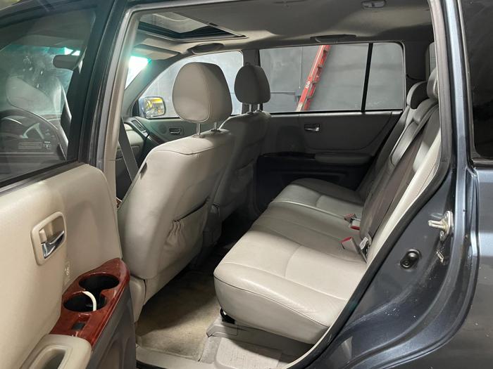 2004 toyota highlander with 181286 miles for sale near elk-river, minnesota 7cd03e7a1cf846e2bbffcee7f44677a6.jpg