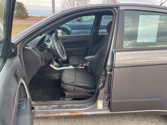 2011 ford focus se-sedan with 129978 miles for sale near rochester, minnesota 7d0dd635ae06407581b7dbda5f554c3c.jpeg