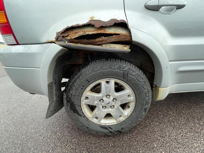 2006 ford escape limited-4wd with 213037 miles for sale near redwood-falls, minnesota 7d190afe6e8a4766b93a3fa3a0d264c2.jpeg