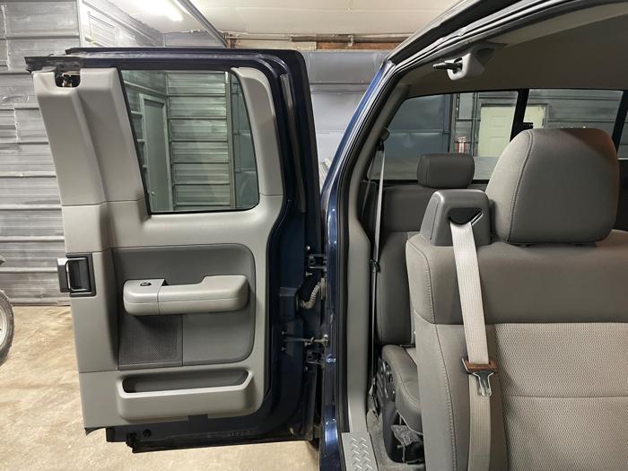 2005 ford f-150 fx4-supercab-4wd with 154731 miles for sale near elk-river, minnesota 7d25eba9d3f54bff8c472bc672af3e28.jpeg