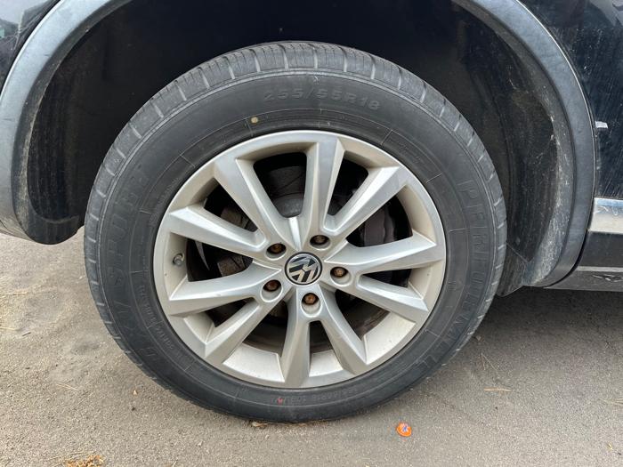 2014 volkswagen touareg vr6-lux with 142869 miles for sale near burnsville, minnesota 7d47f2c8d1cb48f9b6a6c2b9e606b382.jpeg