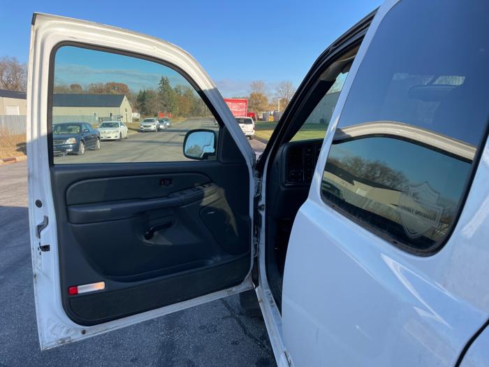 2004 chevrolet silverado-1500 ext.-cab-short-bed-4wd with 141858 miles for sale near elk-river, minnesota 7d5e0934f3ef41a6b6b60adc2c43dfa0.jpeg