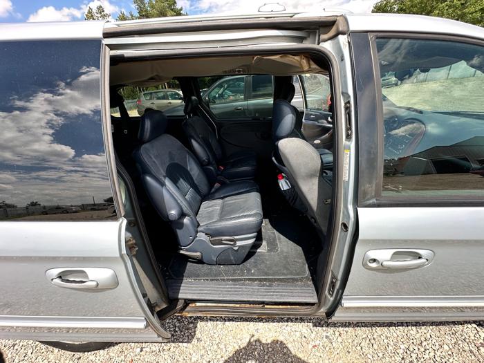 2002 chrysler town-&-country limited with 142848 miles for sale near elk-river, minnesota 7da69d09b98444bbb098d59303afef58.jpeg