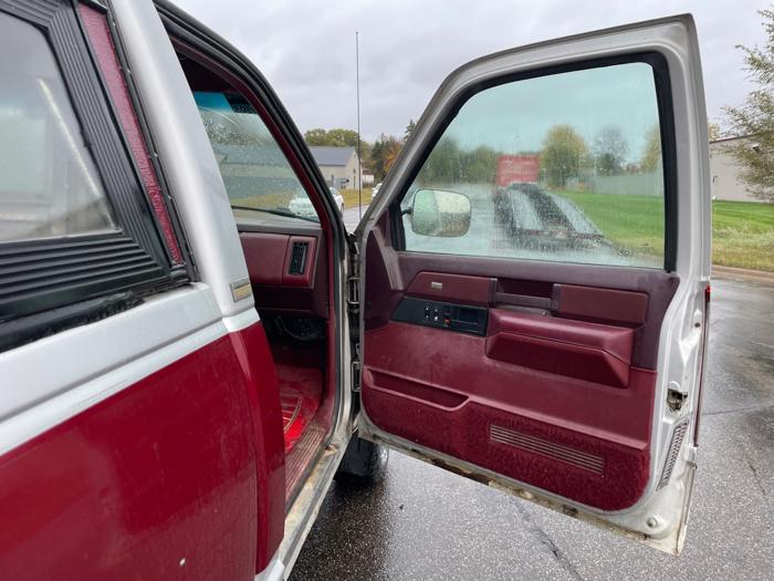 1989 chevrolet c-k-1500 reg.-cab-6.5-ft.-bed-4wd with 127298 miles for sale near elk-river, minnesota 7df7b540575846eba598eb6b13ff29ed.jpeg