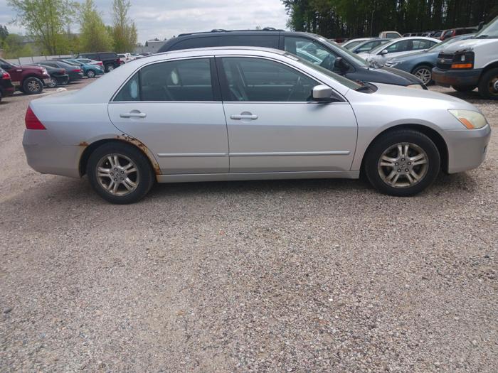 2006 honda accord lx-se-sedan-at with 168218 miles for sale near elk-river, minnesota 7e9da396978d43609d1b77e61a078813.jpg
