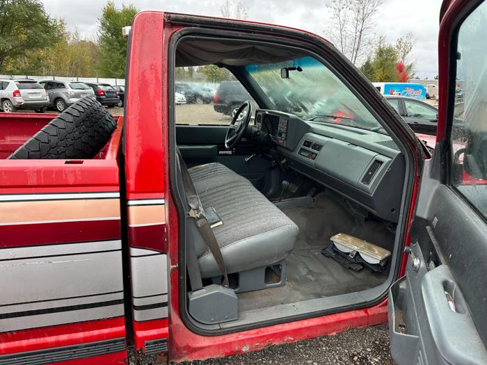 1990 chevrolet c-k-1500 reg.-cab-w-t-8-ft.-bed-4wd with 181934 miles for sale near elk-river, minnesota 7eb16311e6b5473cad87f55eae364118.jpg