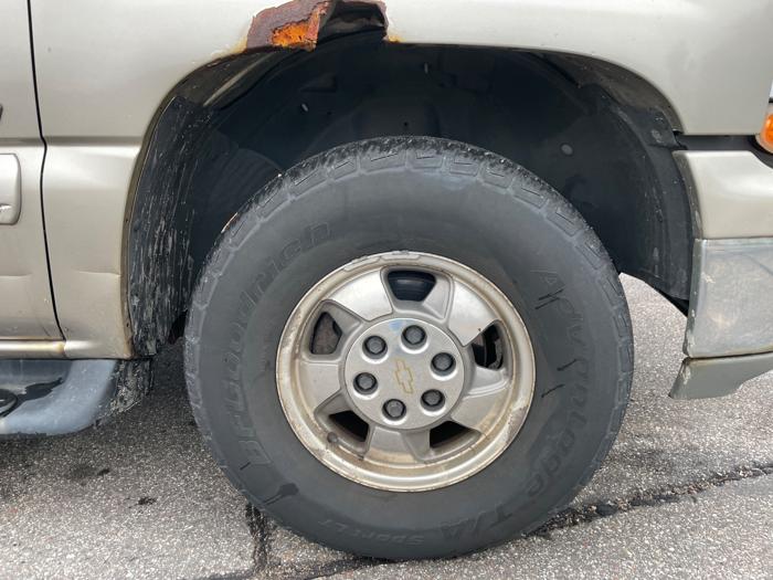 2000 chevrolet suburban k1500-4wd with 214094 miles for sale near elk-river, minnesota 7f77d4387e81417d9fe181d63007f23d.jpeg